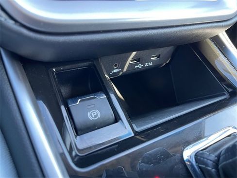 Used 2020 Subaru Outback Premium image 21