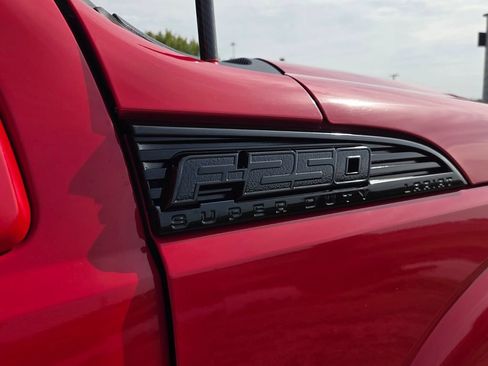 Used 2011 Ford F250 Lariat w/ Lariat Interior Pkg AWD/4WD image 16