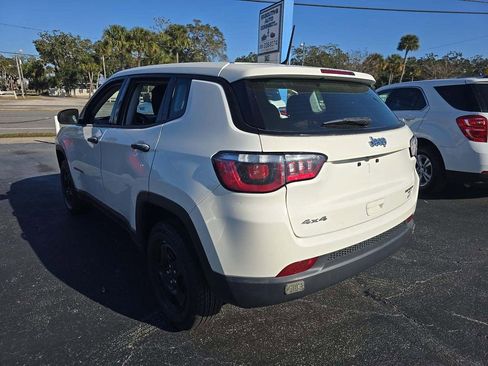 Used 2018 Jeep Compass Sport AWD/4WD image 4
