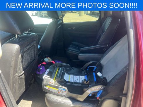 Used 2011 Chevrolet Suburban LT w/ Luxury Package AWD/4WD image 8