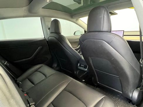 Used 2018 Tesla Model 3 Mid Range image 10