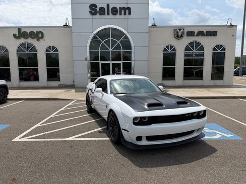 Used 2019 Dodge Challenger SRT Hellcat Redeye RWD image 2
