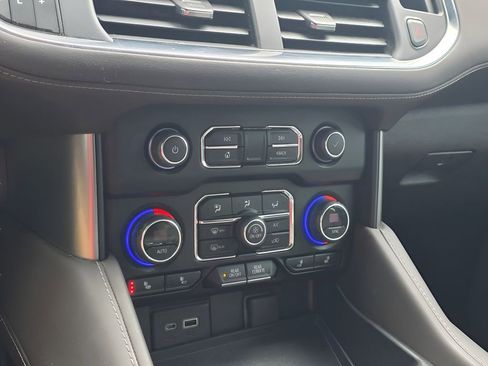 Used 2022 Chevrolet Tahoe Z71 w/ Z71 Off-Road Package image 29