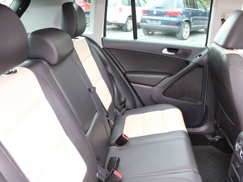 Used 2017 Volkswagen Tiguan Wolfsburg Edition AWD/4WD image 18