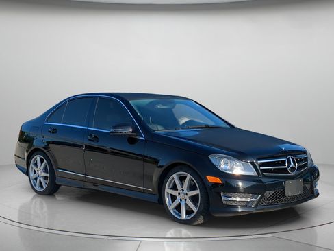 Used 2014 Mercedes-Benz C 300 4MATIC Sedan image 38