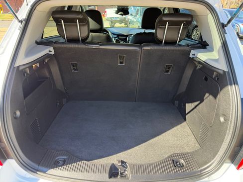 Used 2019 Chevrolet Trax LT w/ Sun & Sound Package image 22