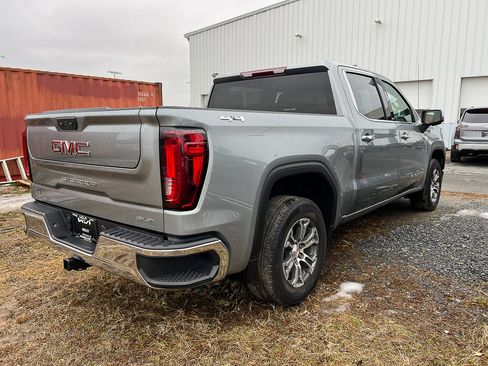 Used 2025 GMC Sierra 1500 SLT image 6