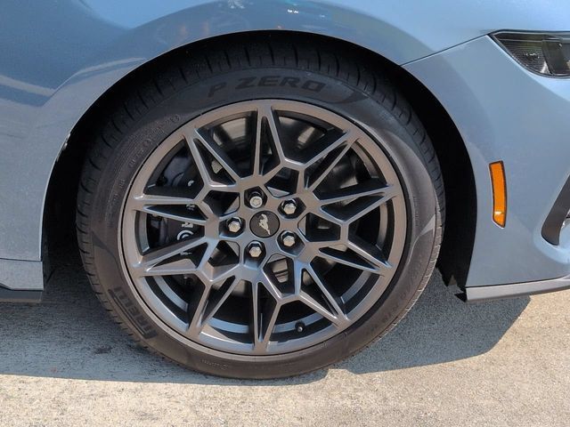 Used 2025 Ford Mustang GT Premium w/ GT Performance Package RWD image 9