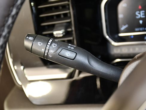 Used 2023 GMC Sierra 1500 SLT w/ SLT Premium Package image 26