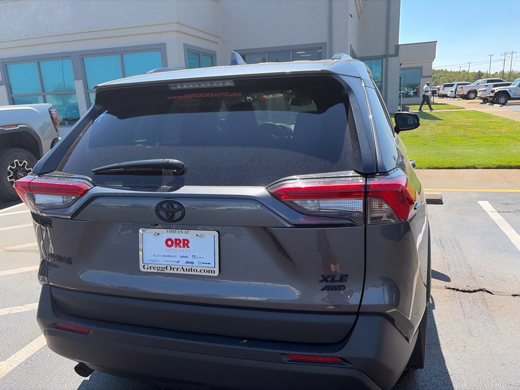 Used 2024 Toyota RAV4 XLE AWD/4WD image 6