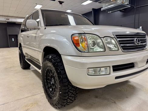 Used 2005 Lexus LX 470 4WD image 17