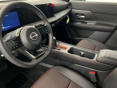 New 2026 Nissan Kicks SR w/ Cold Weather Package FWD image 15