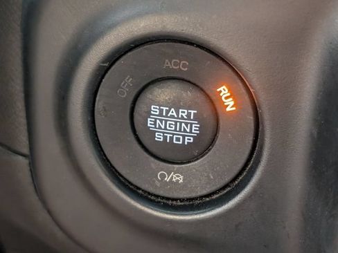 Used 2022 Jeep Wrangler Unlimited Rubicon w/ Cold Weather Group AWD/4WD image 23
