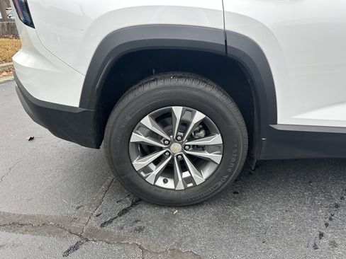 New 2026 Chevrolet Equinox LT image 18