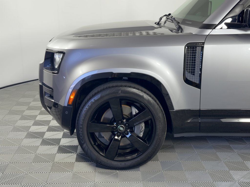 Used 2024 Land Rover Defender 110 X-Dynamic SE AWD/4WD image 13