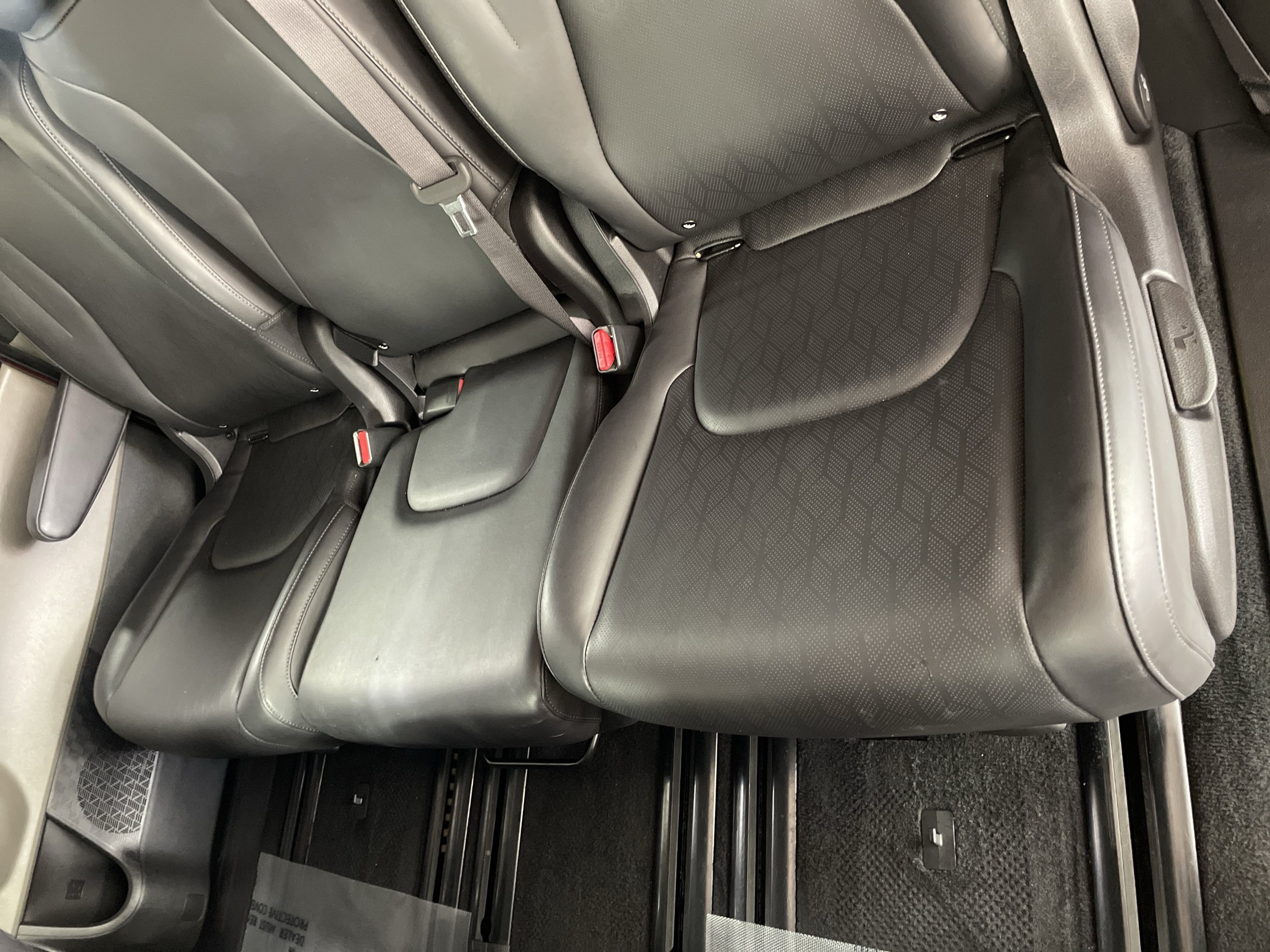 Used 2026 Kia Carnival FWD image 11
