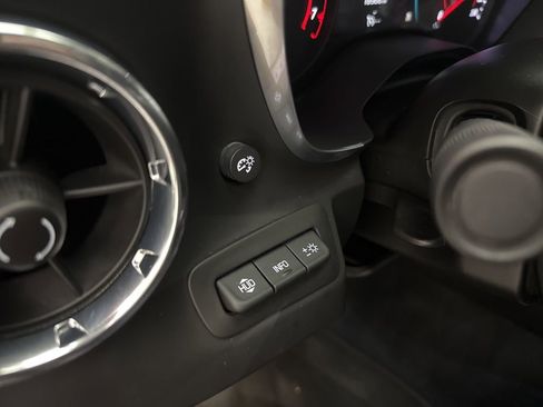 Used 2018 Chevrolet Camaro SS RWD image 29