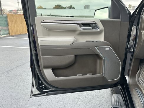 Used 2024 Chevrolet Silverado 1500 LTZ image 10