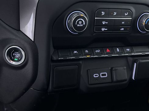 Used 2024 Chevrolet Silverado 1500 Custom image 28