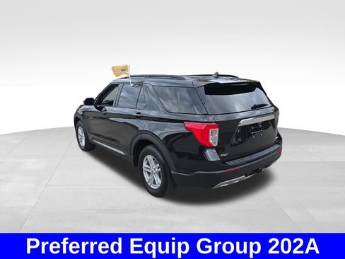 Certified 2022 Ford Explorer XLT w/ Equipment Group 202A image 6