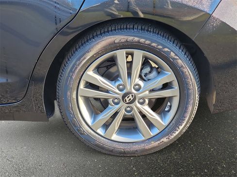 Used 2018 Hyundai Elantra SEL image 32