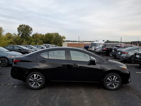 New 2025 Nissan Versa SV w/ Trunk Package image 2