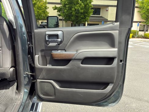 Used 2018 GMC Sierra 2500 Denali w/ Duramax Plus Package AWD/4WD image 57