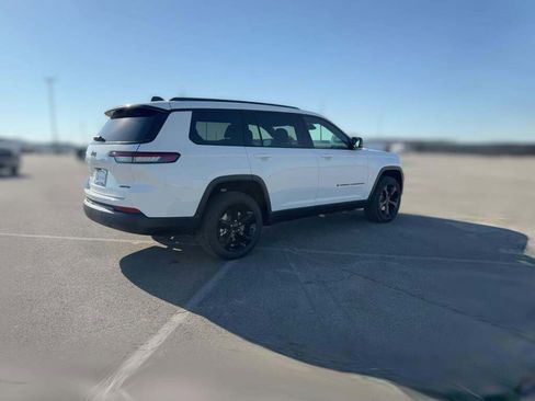 New 2025 Jeep Grand Cherokee L Limited w/ Black Appearance Package image 12