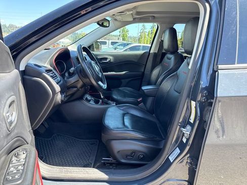 Used 2017 Jeep Compass Trailhawk w/ Leather Interior Group AWD/4WD image 14