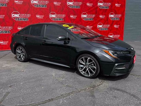 Used 2021 Toyota Corolla XSE w/ Carpet Mat Package (TMS) FWD image 4