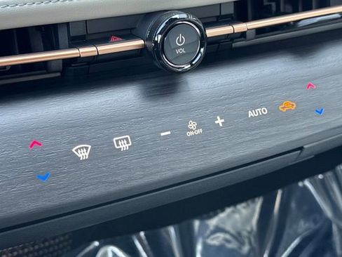 New 2025 Nissan Ariya AWD image 18