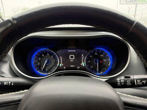 Used 2020 Chrysler Pacifica Touring-L Plus w/ S Appearance Package FWD image 38