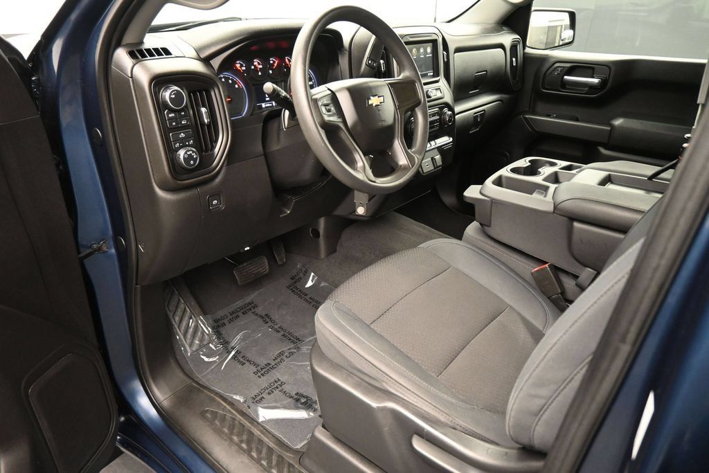 Used 2019 Chevrolet Silverado 1500 W/T w/ WT Convenience Package AWD/4WD image 2