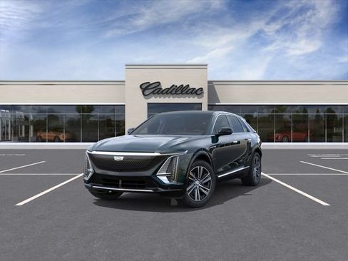 Used 2026 Cadillac Lyriq Luxury w/ LPO, Floor Liner Package AWD/4WD image 8