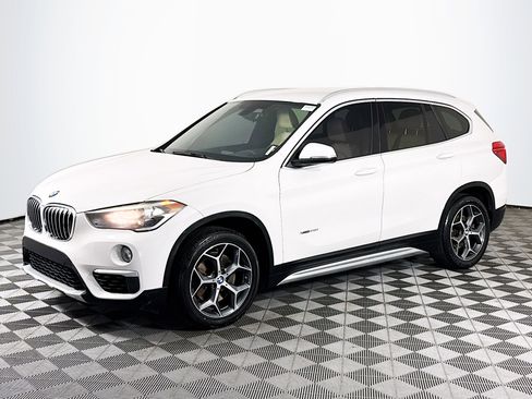 Used 2018 BMW X1 xDrive28i AWD/4WD image 4
