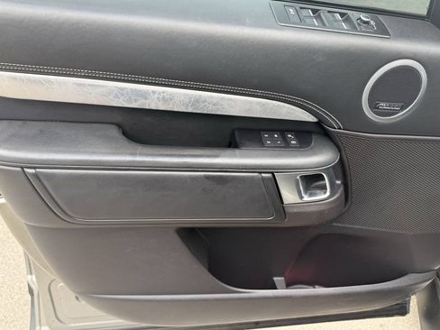 Used 2017 Land Rover Discovery First Edition AWD/4WD image 8