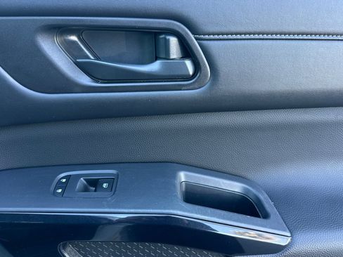 Certified 2024 Nissan Pathfinder S FWD image 21