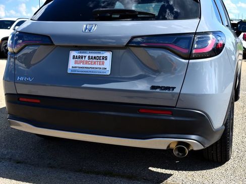 Used 2024 Honda HR-V Sport image 9