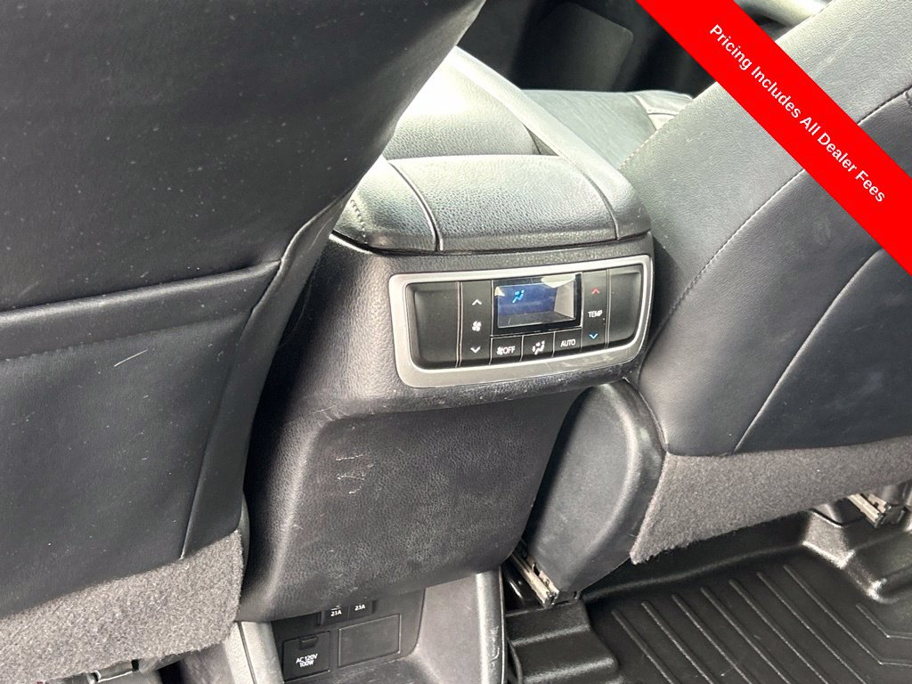 Used 2018 Toyota Highlander XLE AWD/4WD image 15
