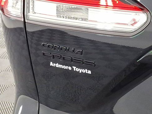 Used 2025 Toyota Corolla Cross AWD Hybrid image 15