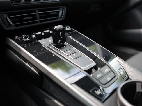 Used 2023 Porsche 911 Carrera 4S w/ Sport Package image 43