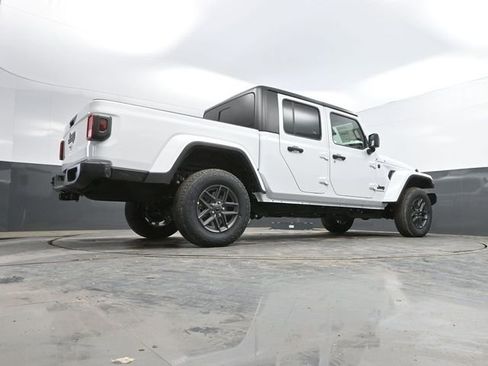 New 2026 Jeep Gladiator Sport image 42