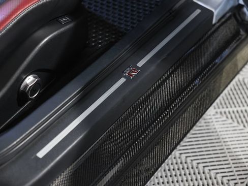 Used 2015 Nissan GT-R Black Edition AWD/4WD image 26
