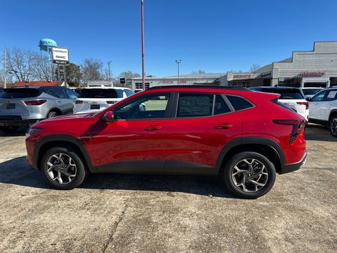New 2026 Chevrolet Trax LT image 3