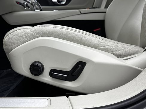 Used 2023 Volvo S60 T8 Plus image 14