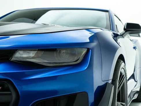 Used 2018 Chevrolet Camaro ZL1 RWD image 11