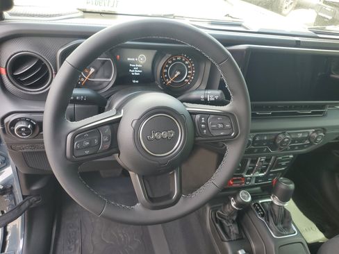 New 2026 Jeep Gladiator Rubicon image 13