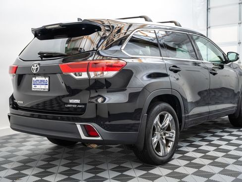 Used 2017 Toyota Highlander Limited Platinum AWD/4WD image 7