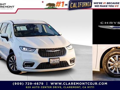 Used 2023 Chrysler Pacifica Touring-L