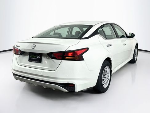 Used 2024 Nissan Altima 2.5 S FWD image 9